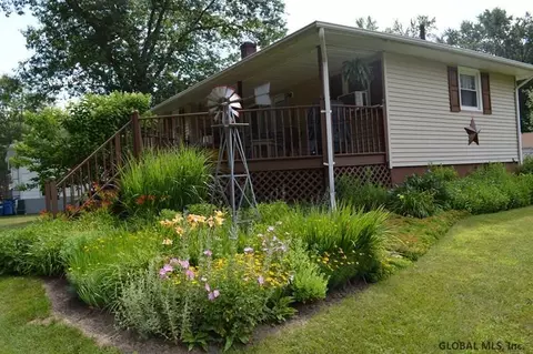 24 Michael Dr, Schenectady, NY 12303 photo 13
