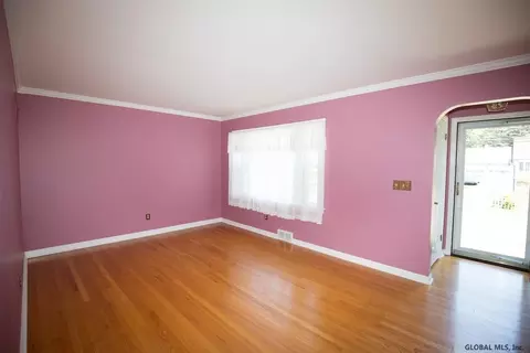 348 E Campbell Rd, Schenectady, NY 12303 photo 7