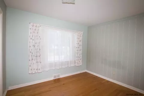 348 E Campbell Rd, Schenectady, NY 12303 photo 8