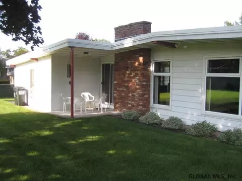 22 Memory Ln, Schenectady, NY 12306 photo 4