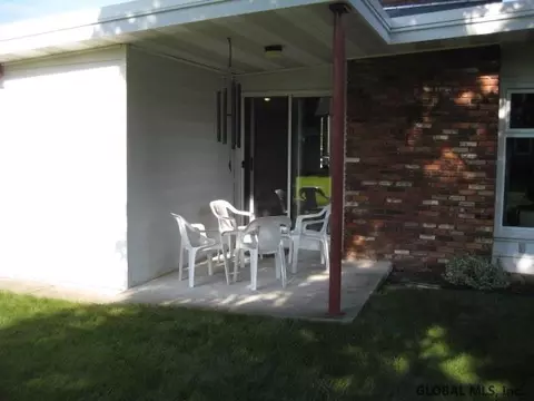 22 Memory Ln, Schenectady, NY 12306 photo 5