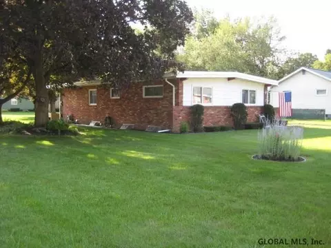 22 Memory Ln, Schenectady, NY 12306 photo 2