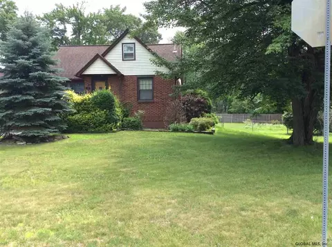 19 Continental Rd, Schenectady, NY 12306 photo 2