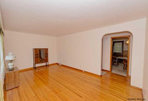 1390 Regal Ave, Schenectady, NY 12308 photo 3