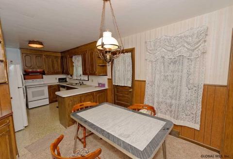 1390 Regal Ave, Schenectady, NY 12308 photo 6