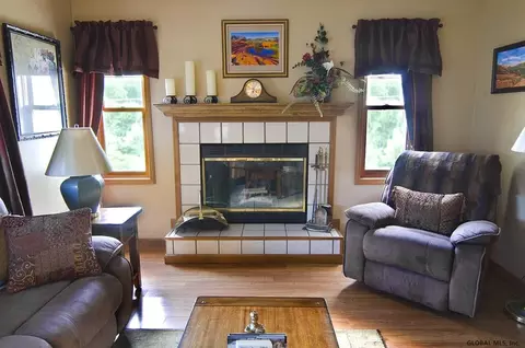 115 Meyer Rd, Clifton Park, NY 12065 photo 8