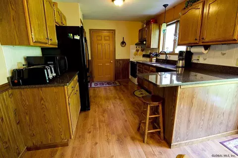 115 Meyer Rd, Clifton Park, NY 12065 photo 9
