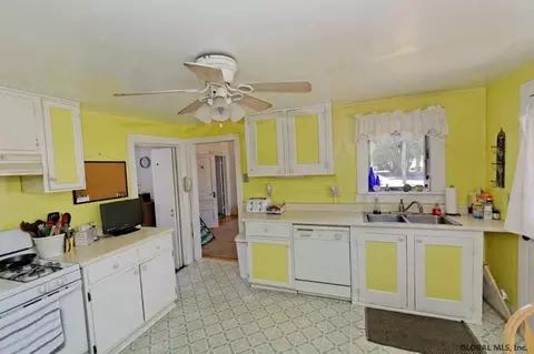 131 E Main St, Cambridge, NY 12816 photo 17