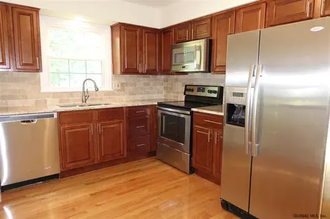 66 Dorchester Ave, Selkirk, NY 12158 photo 7