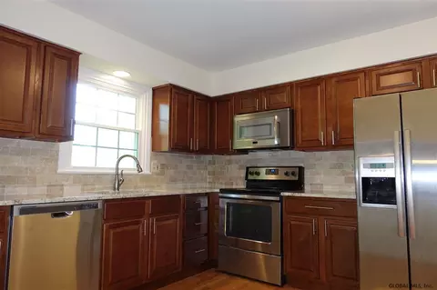 66 Dorchester Ave, Selkirk, NY 12158 photo 8
