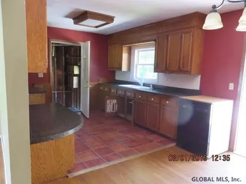 28 Deepkill Rd, Troy, NY 12180 photo 6