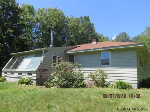 28 Deepkill Rd, Troy, NY 12180 photo 3