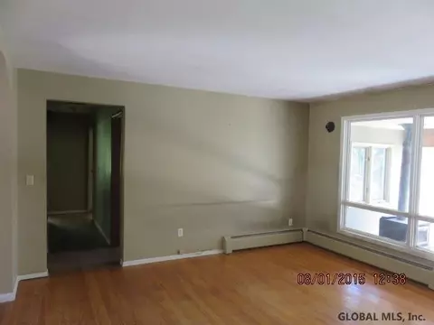 28 Deepkill Rd, Troy, NY 12180 photo 9