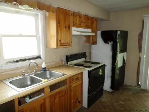 93 E North St, Ilion, NY 13357 photo 4