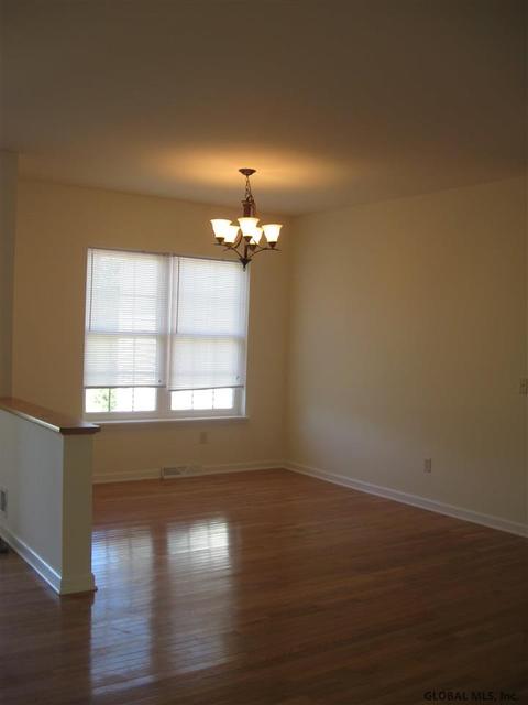 83 Sheldon Dr, Mechanicville, NY 12118 photo 8