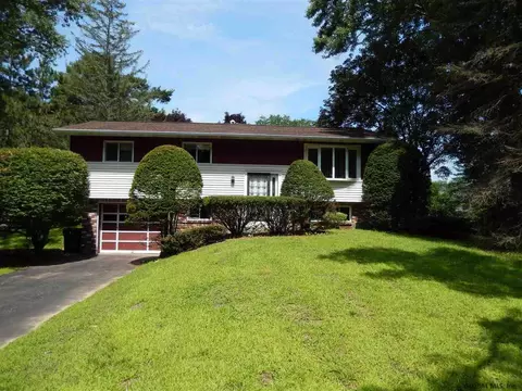 1041 Wtry Rd, Schenectady, NY 12309 photo 1