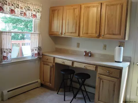 5 Crestwood Dr, Schenectady, NY 12306 photo 6