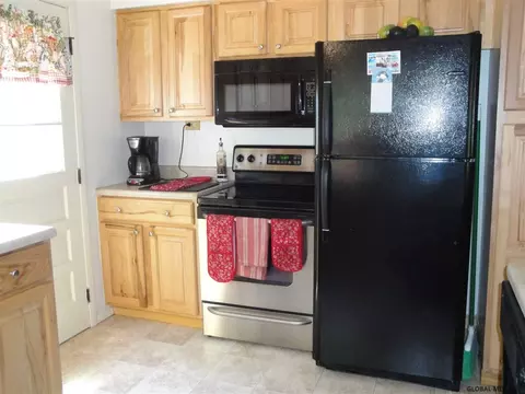 5 Crestwood Dr, Schenectady, NY 12306 photo 5
