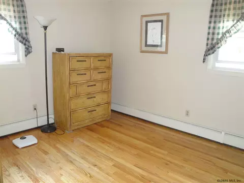 5 Crestwood Dr, Schenectady, NY 12306 photo 15