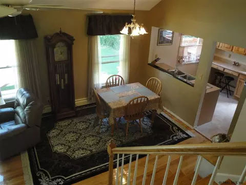 5 Crestwood Dr, Schenectady, NY 12306 photo 10