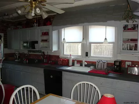 29 Jackson Ave, Schenectady, NY 12304 photo 14