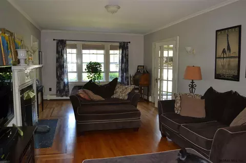 1198 Phoenix Ave, Schenectady, NY 12308 photo 5
