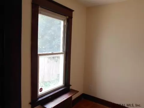 1081 Dean St, Schenectady, NY 12309 photo 10