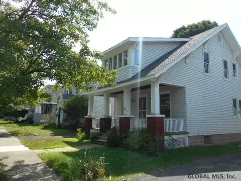 1081 Dean St, Schenectady, NY 12309 photo 2