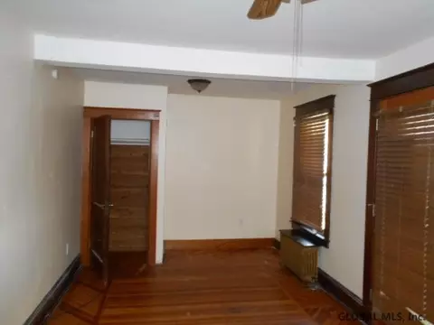 1081 Dean St, Schenectady, NY 12309 photo 4
