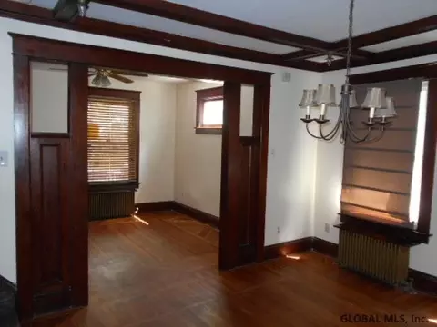 1081 Dean St, Schenectady, NY 12309 photo 9