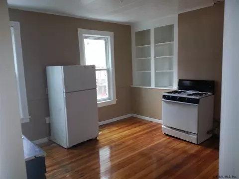 315 Germania Ave, Schenectady, NY 12305 photo 2