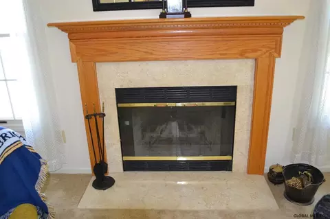 14 Squire Rd, Schenectady, NY 12304 photo 5