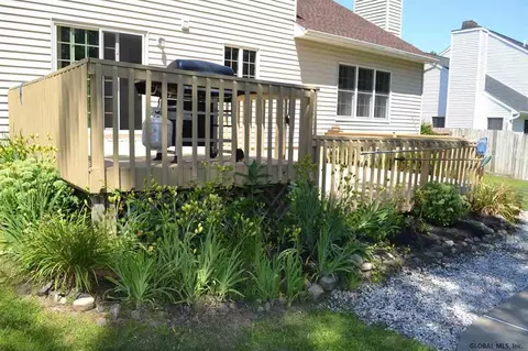 14 Squire Rd, Schenectady, NY 12304 photo 18