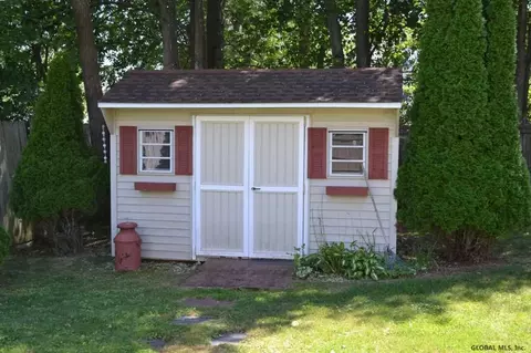 14 Squire Rd, Schenectady, NY 12304 photo 22