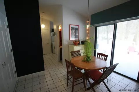 104 Hampton St, Delmar, NY 12054 photo 8