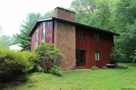 104 Hampton St, Delmar, NY 12054 photo 23