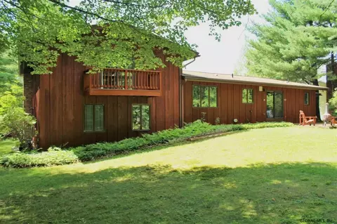 104 Hampton St, Delmar, NY 12054 photo 24