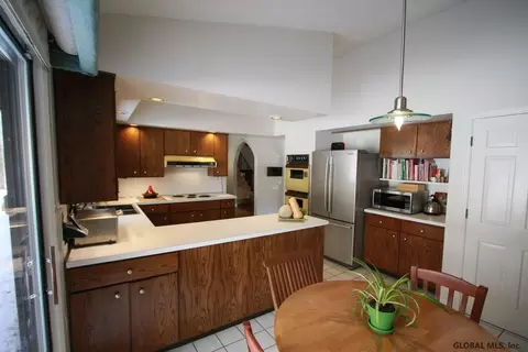104 Hampton St, Delmar, NY 12054 photo 7