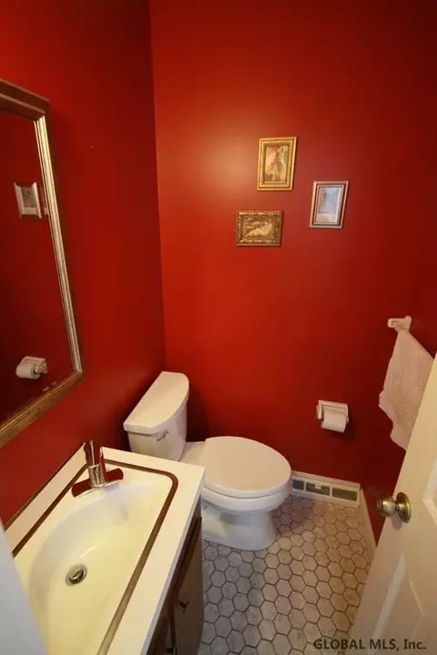 104 Hampton St, Delmar, NY 12054 photo 19