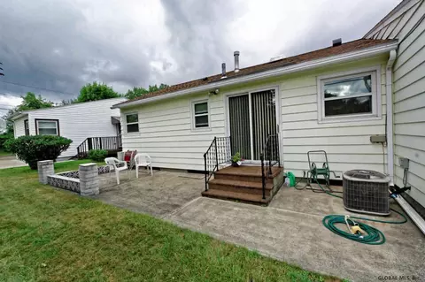 100 Pinehurst Pl, Schenectady, NY 12304 photo 12
