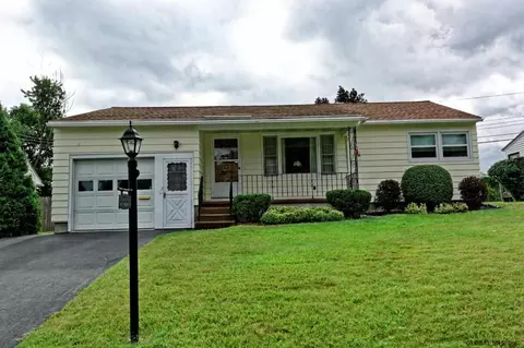 100 Pinehurst Pl, Schenectady, NY 12304 photo 1
