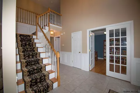 31 Hasgate Dr, Delmar, NY 12054 photo 4