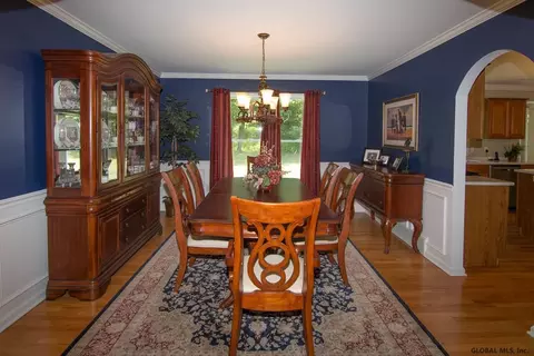 31 Hasgate Dr, Delmar, NY 12054 photo 9