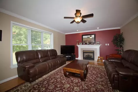 31 Hasgate Dr, Delmar, NY 12054 photo 15