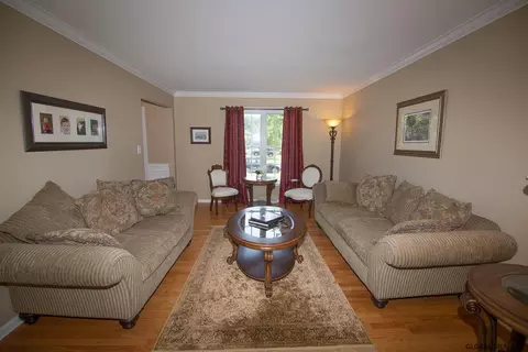 31 Hasgate Dr, Delmar, NY 12054 photo 7