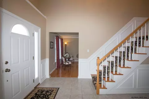 31 Hasgate Dr, Delmar, NY 12054 photo 3