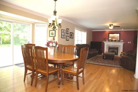 31 Hasgate Dr, Delmar, NY 12054 photo 14