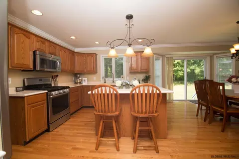 31 Hasgate Dr, Delmar, NY 12054 photo 11