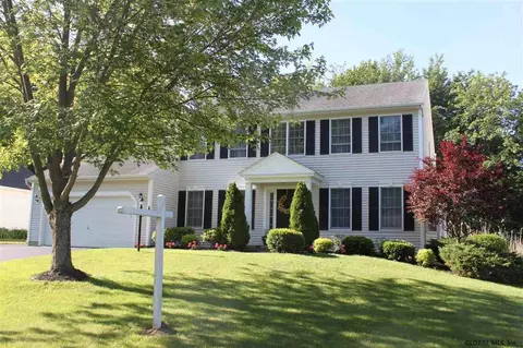 32 Eileen Ln, Glenmont, NY 12077 photo 1