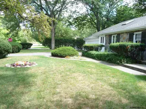 86 Devon Rd, Delmar, NY 12054 photo 3